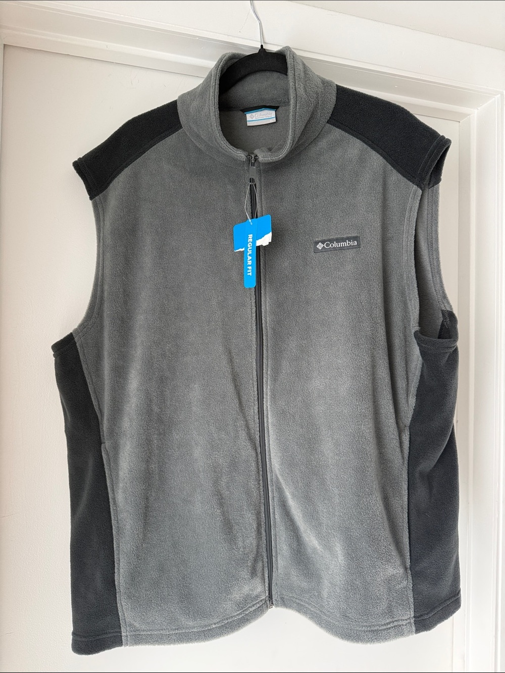 Columbia Men's Gray and Black Fleece Vest - Full Zip. Size XL. New w/tags.